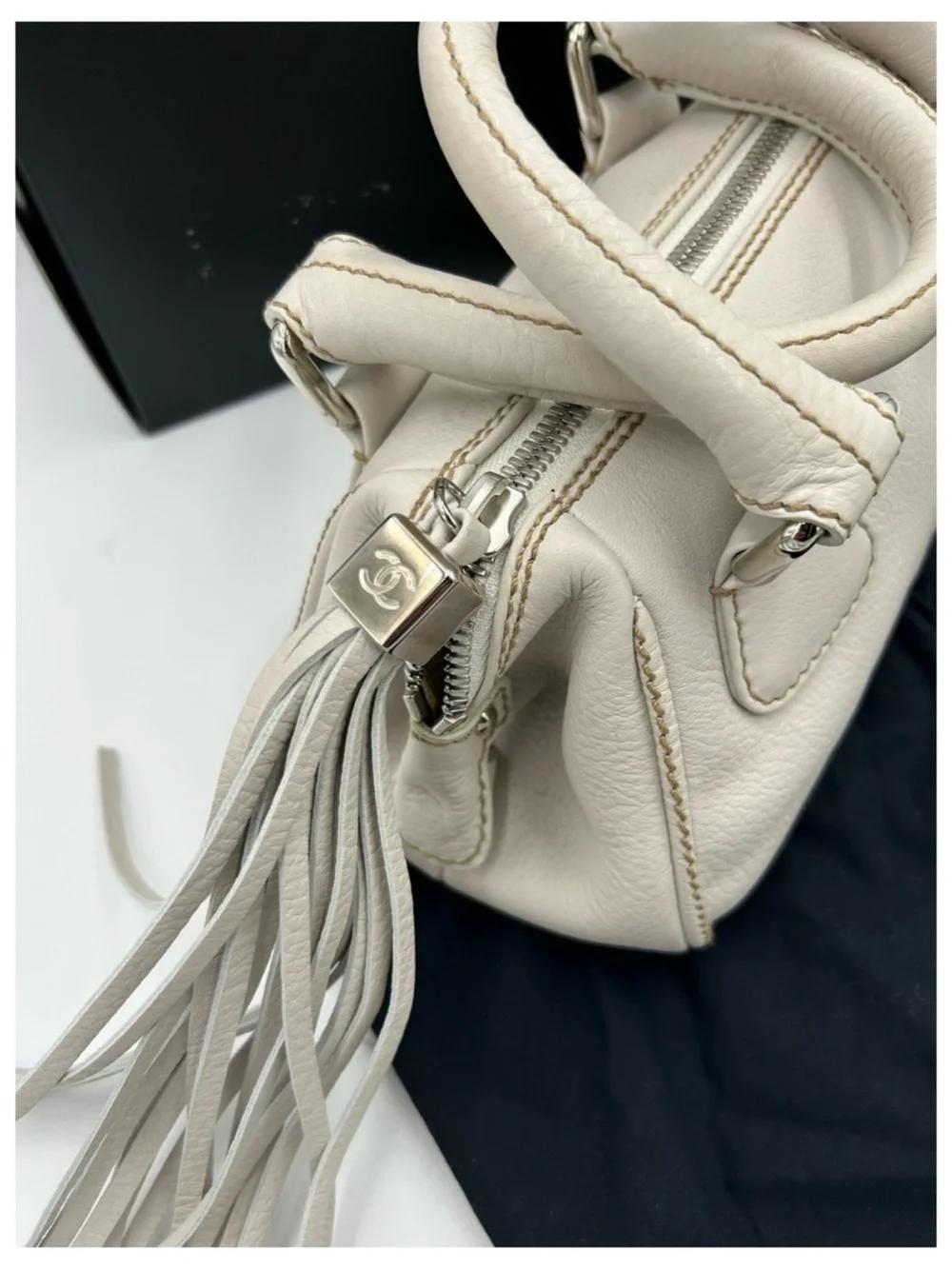 Chanel, LAX Cream pebbled grain leather bowler bag series 8 made in Italy